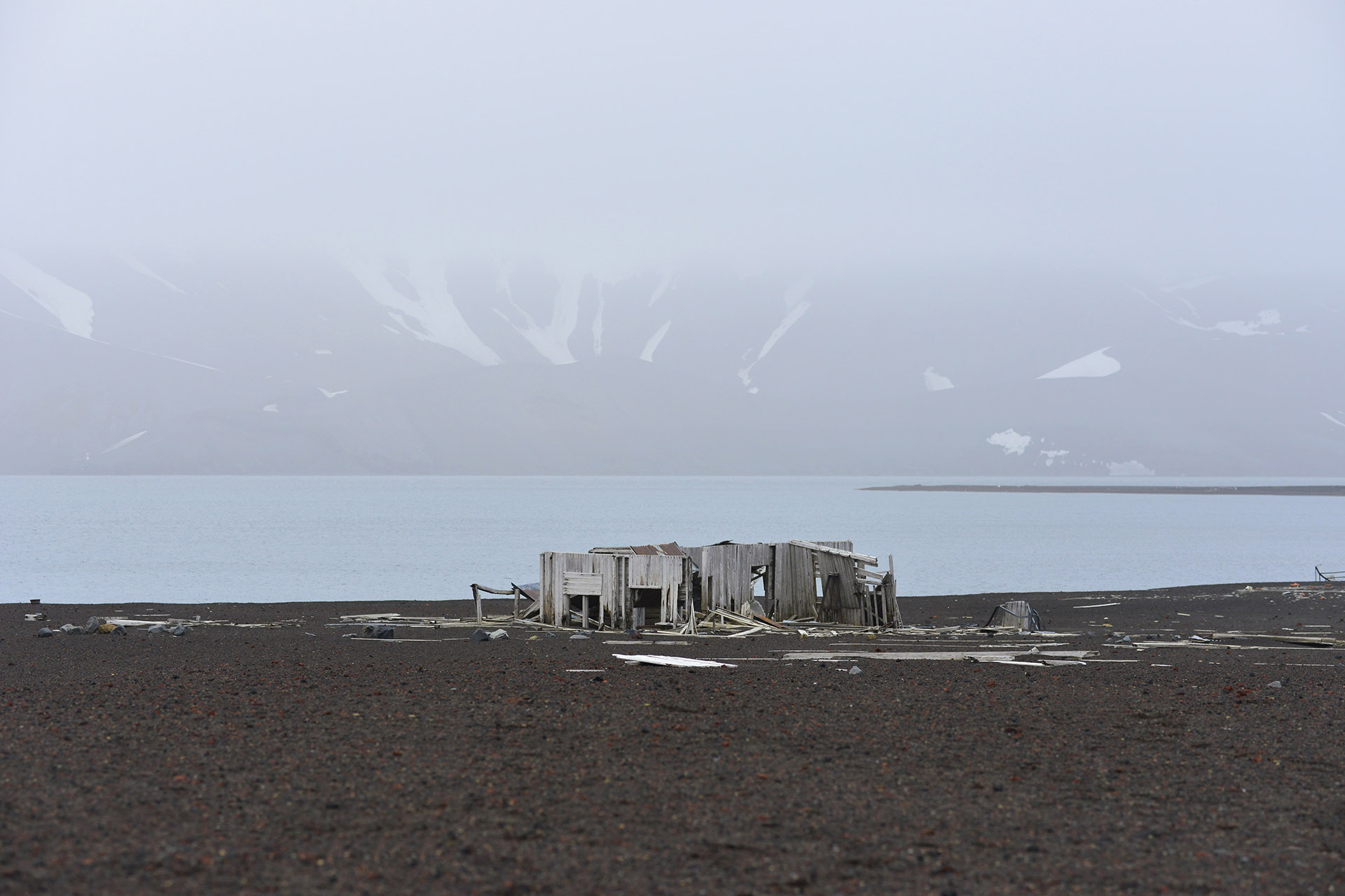 Deception Island, South Shetland Islands Archipelago<br/>Impresión digital / Inject print
