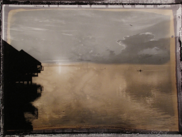 “Tahiti, Coucher De Soleil Avec Vue Sur Moorea” 2001<br/>Impresión de tintas de pigmentos / Inkjet 