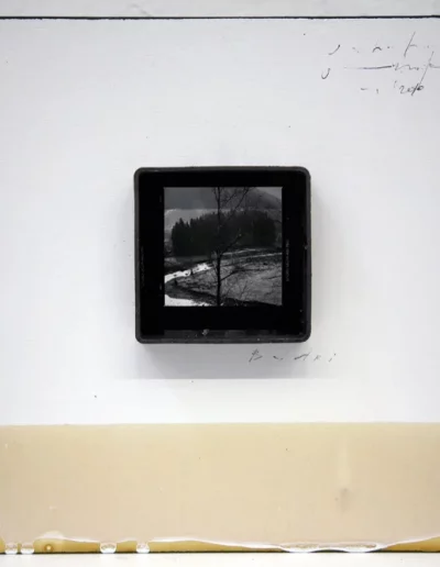 Caja 21<br/>Collage fotográfico montado en caja de hierro y plomo / Photo collage mounted on iron and lead box