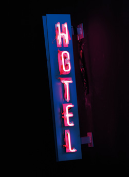 Neón hotel, 2017<br/>Letrero de tubo de neón / Neon sign