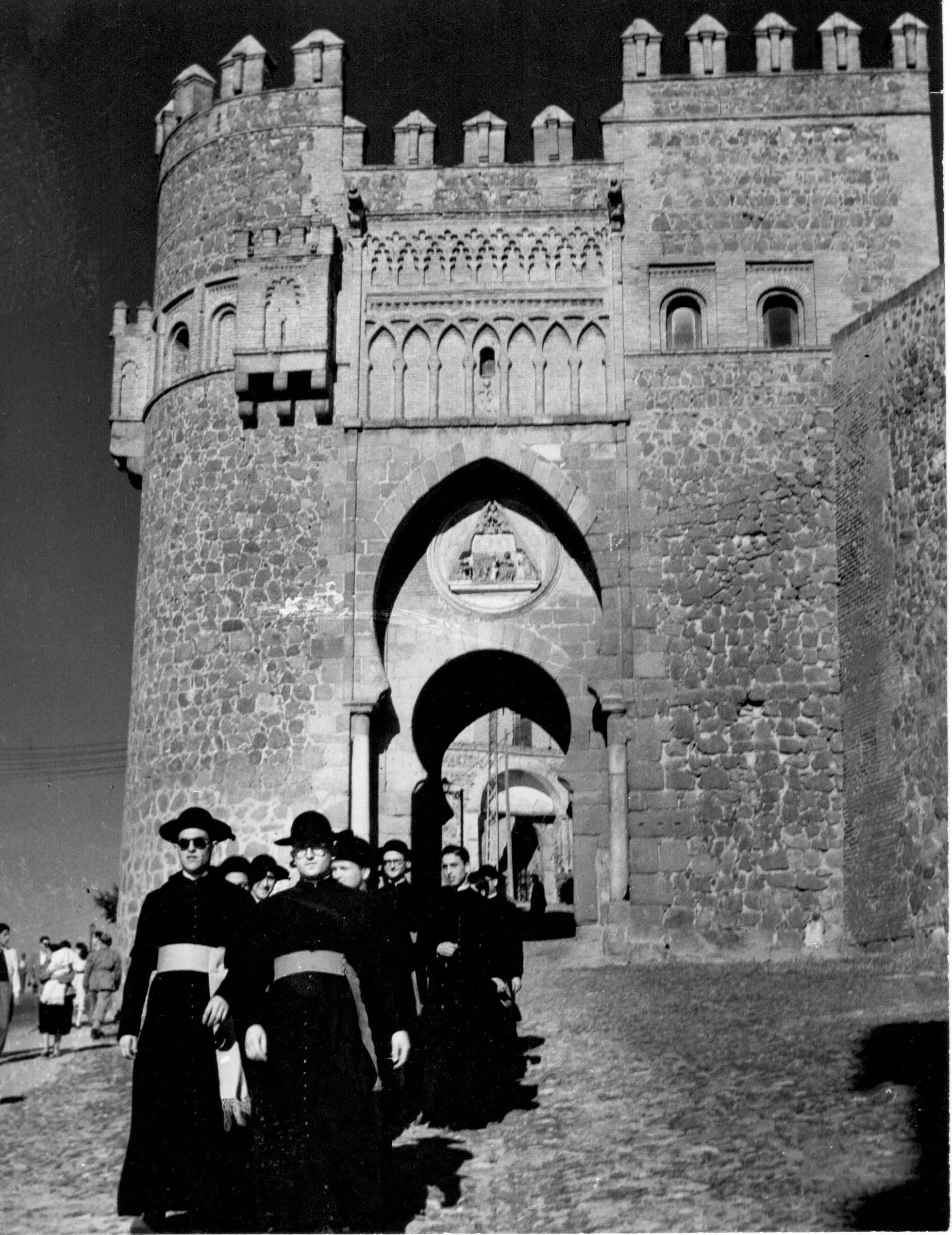 Toledo: Puerta del Sol c.a. 1950<br/>Gelatina de plata / Silver gelatin print