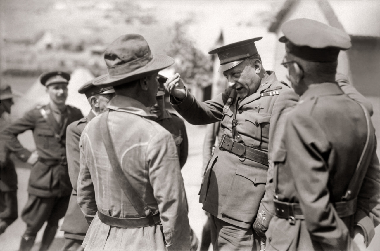 General D. Miguel Primo de Rivera, artífice, años más tarde, de la pacificación de la zona, 1925<br/>Gelatina de plata / Silver gelatin