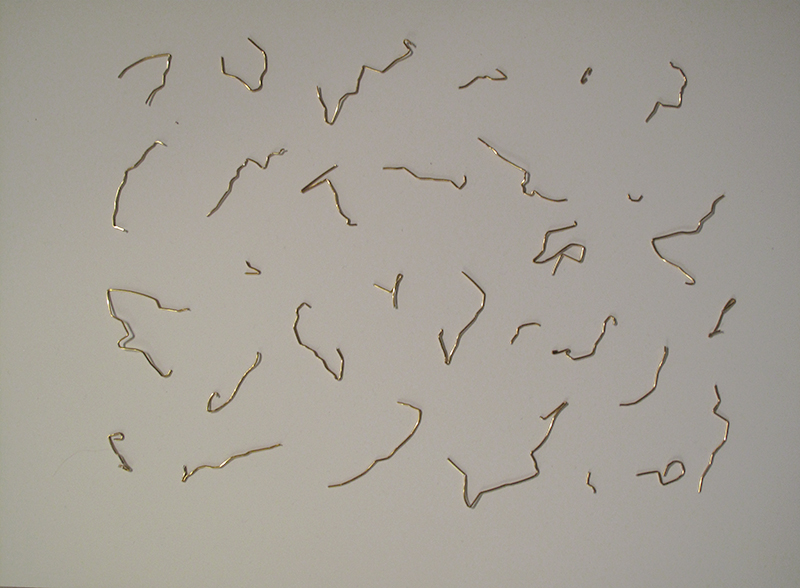 Los huesos del agua (hilos de bronce)<br/>Hilos de cobre 33 x 48 cm