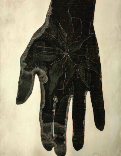 Mis manos flor, 2015<br/>Tinta china e hilo sobre papel. 140 x 100 cm