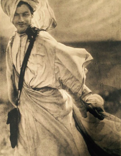 Ortiz Echagüe. Moro al viento, 1909<br/>Carbón directo (Fresson)