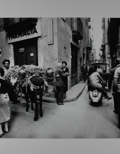 Calle Escudellers. Barcelona, 1962<br/>Gelatina de plata / Silver Gelatin
