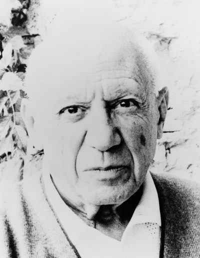 Picasso fotografiado probablemente en Mougins<br/>Gelatina de plata virada al selenio / Selenium toned gelatin silver print