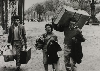 Inmigrantes, Barcelona, 1962<br/>Gelatina de plata / Silver Gelatin